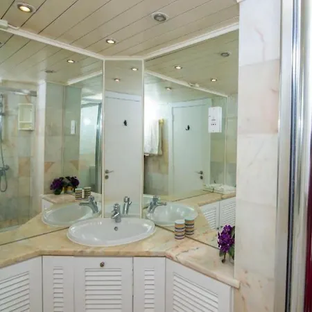 Windmill Hill Luxury *