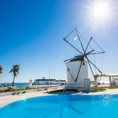 Windmill Hill Luxury Апартаменты *